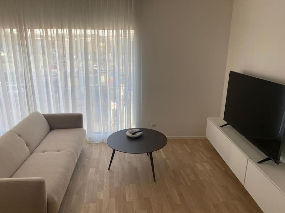 New Spacious Two Bedroom Center With Parking, Near Public Transport 卢森堡 外观 照片